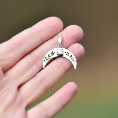 Roślinna Lunula z Moissanitem